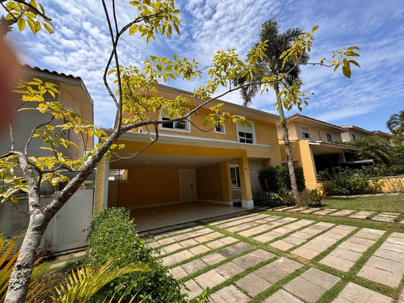 Casa de Condomínio à venda e aluguel com 4 quartos, 320m² - Foto 3