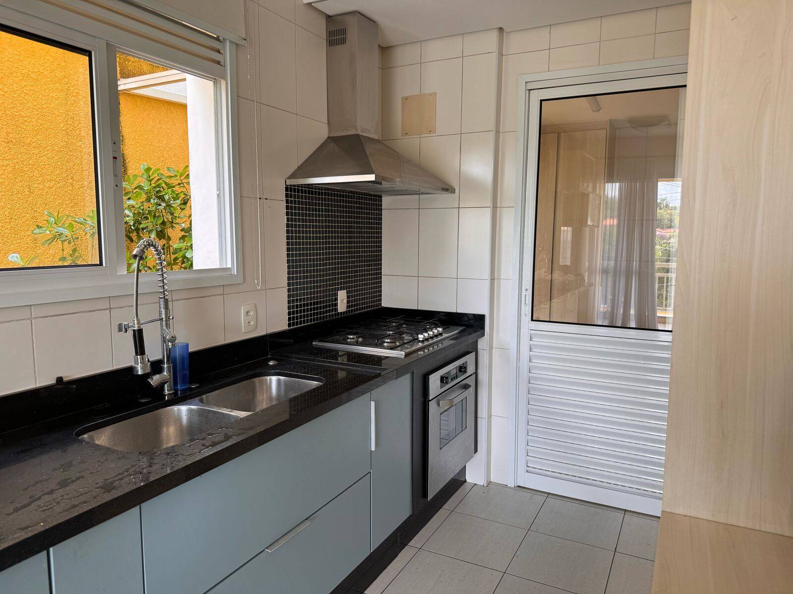 Casa de Condomínio à venda e aluguel com 4 quartos, 320m² - Foto 14