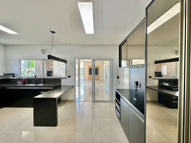Casa de Condomínio à venda e aluguel com 4 quartos, 358m² - Foto 24