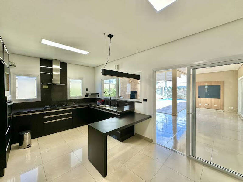 Casa de Condomínio à venda e aluguel com 4 quartos, 358m² - Foto 23
