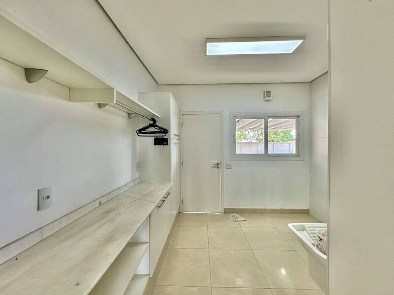 Casa de Condomínio à venda e aluguel com 4 quartos, 358m² - Foto 41