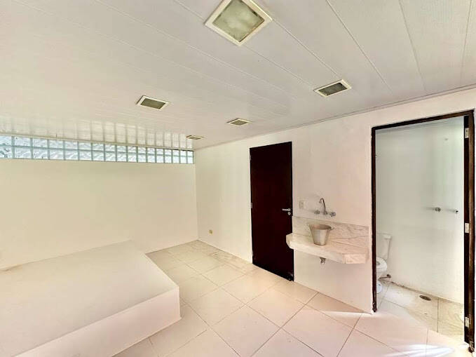 Casa de Condomínio à venda com 4 quartos, 345m² - Foto 45