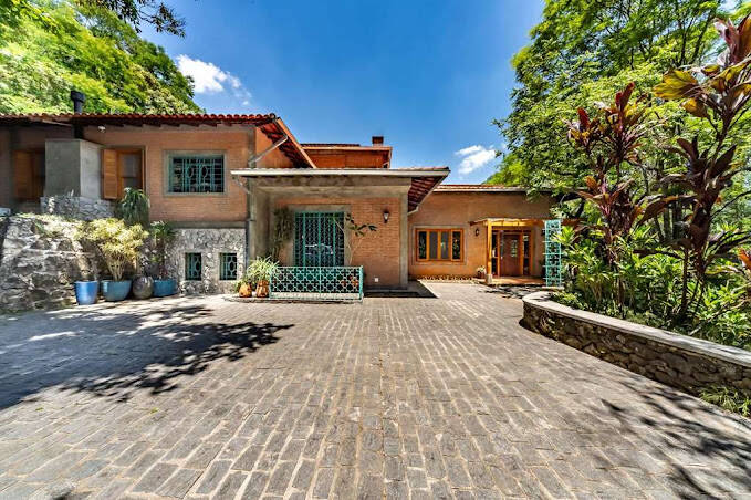 Casa à venda com 6 quartos, 821m² - Foto 2