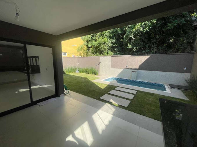 Casa de Condomínio à venda com 3 quartos, 221m² - Foto 28
