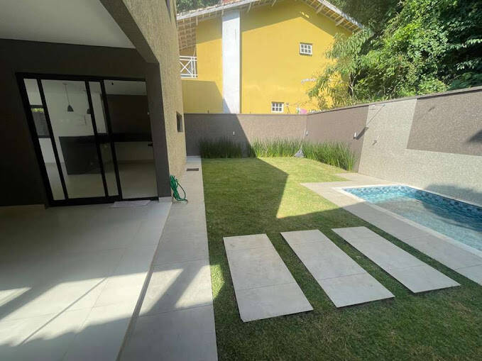 Casa de Condomínio à venda com 3 quartos, 221m² - Foto 31
