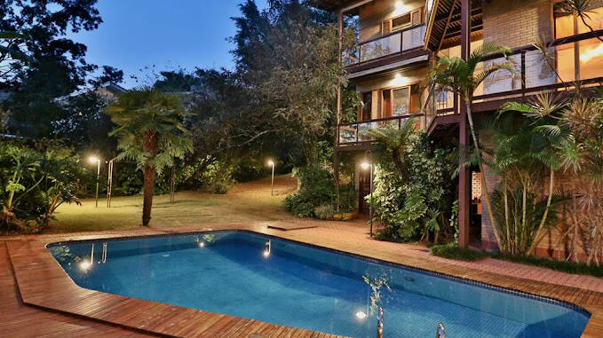 Casa de Condomínio à venda com 7 quartos, 628m² - Foto 1