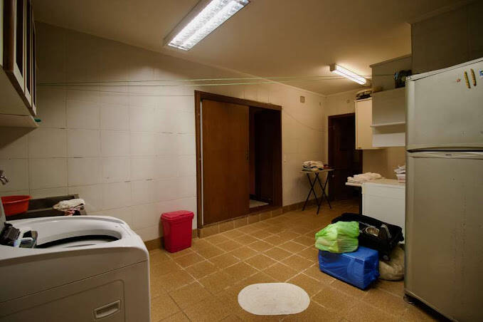 Casa de Condomínio à venda com 7 quartos, 628m² - Foto 35