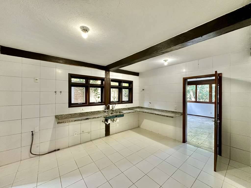 Casa de Condomínio à venda com 5 quartos, 321m² - Foto 14