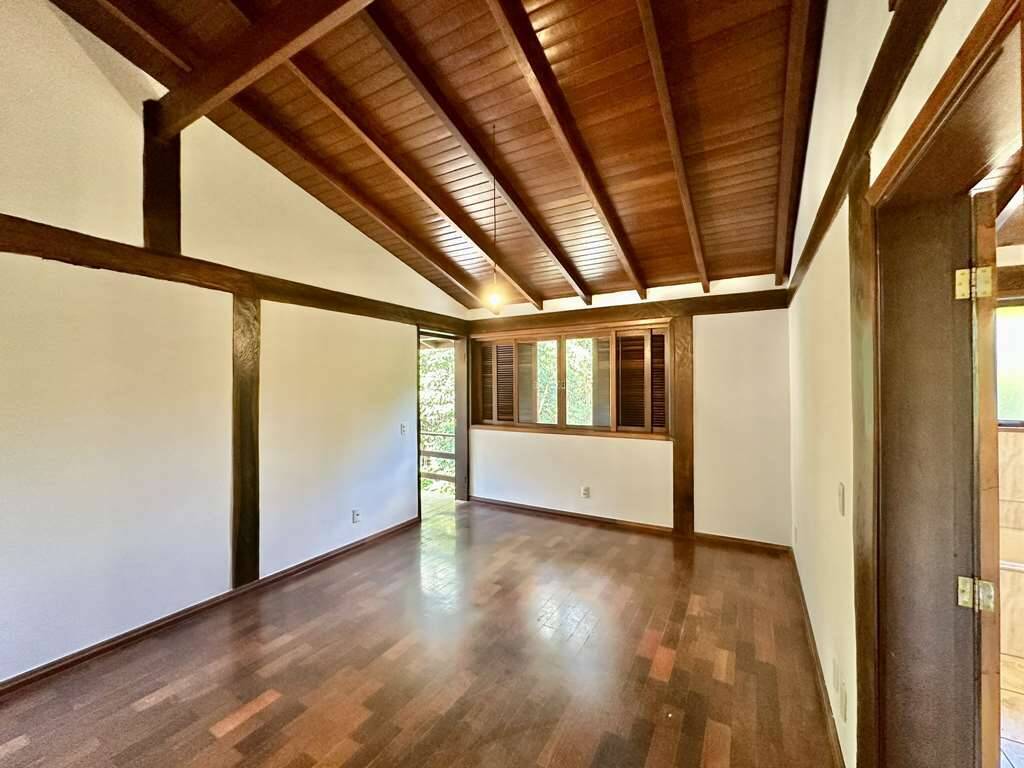 Casa de Condomínio à venda com 5 quartos, 321m² - Foto 30