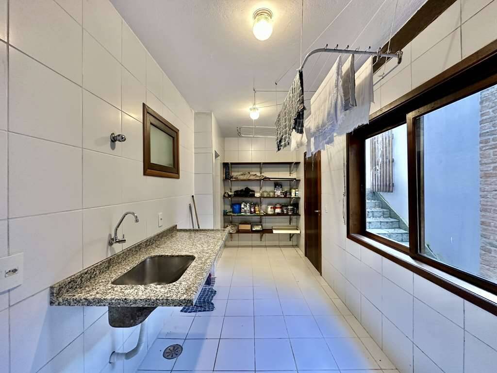 Casa de Condomínio à venda com 5 quartos, 321m² - Foto 31