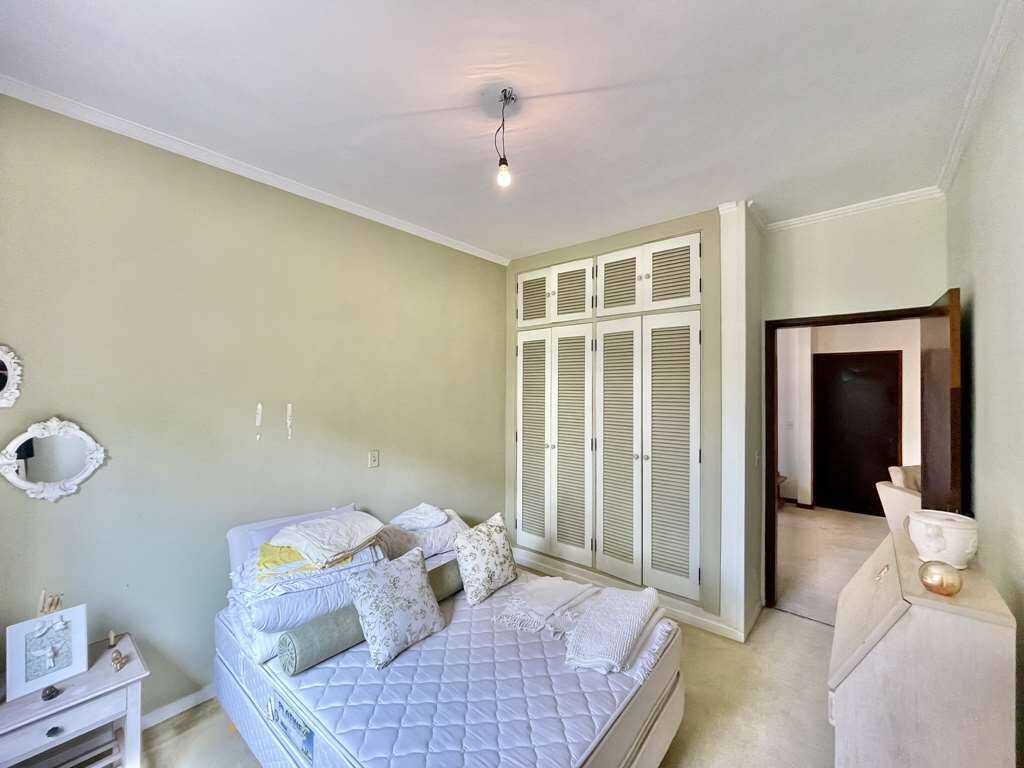 Casa de Condomínio à venda com 4 quartos, 398m² - Foto 25