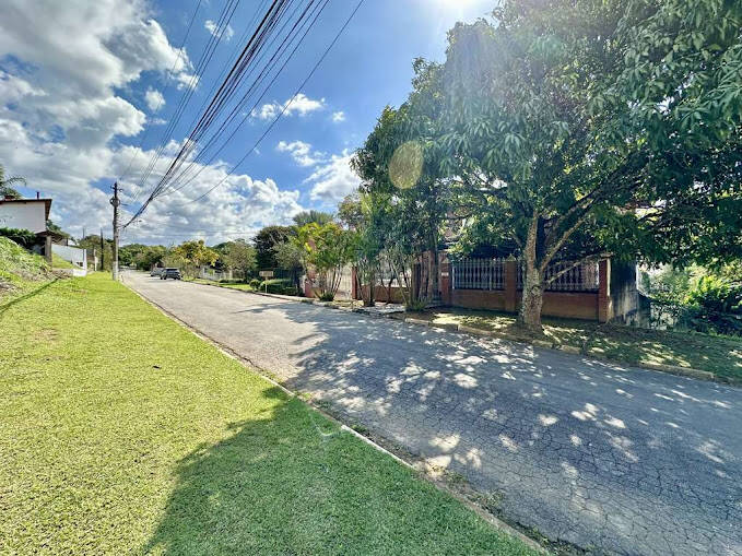 Casa de Condomínio à venda e aluguel com 5 quartos, 650m² - Foto 2