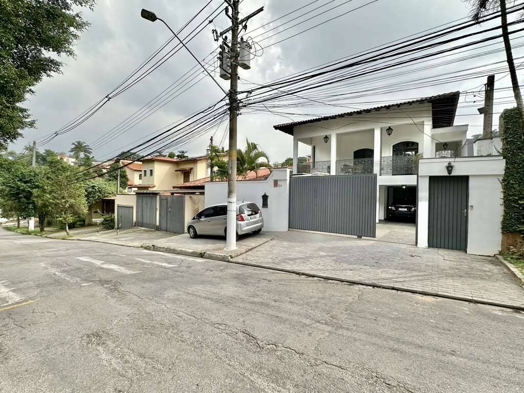 Casa à venda com 3 quartos, 432m² - Foto 1