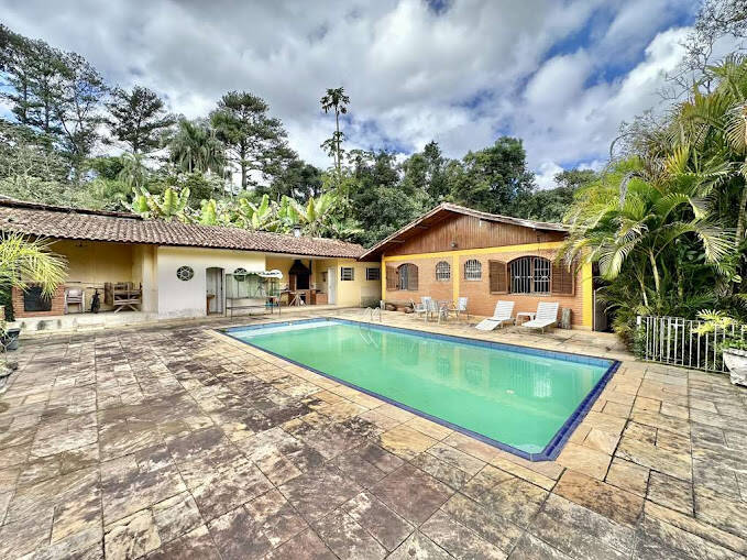 Casa, 3 quartos, 233 m² - Foto 1