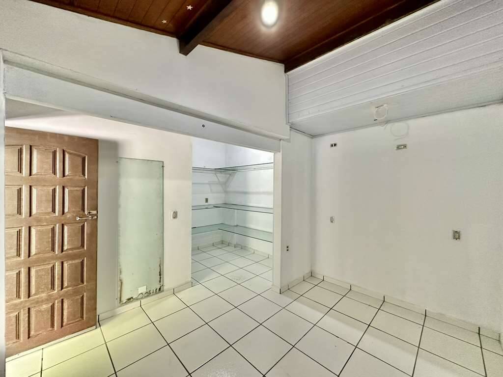 Casa de Condomínio à venda e aluguel com 3 quartos, 473m² - Foto 22