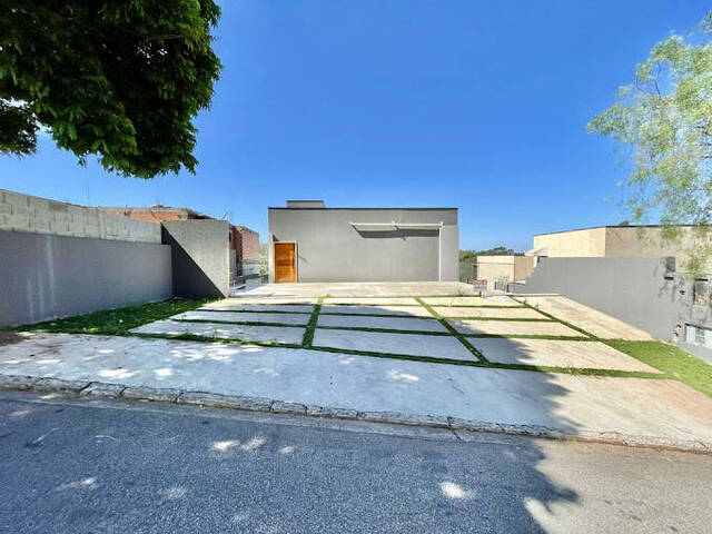 Venda em Loteamento Residencial Lago do Sol - Cotia