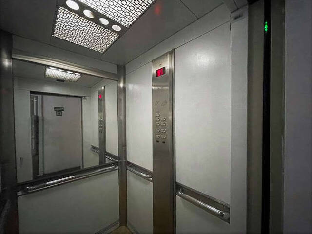 Sala para Venda em Carapicuíba - 3